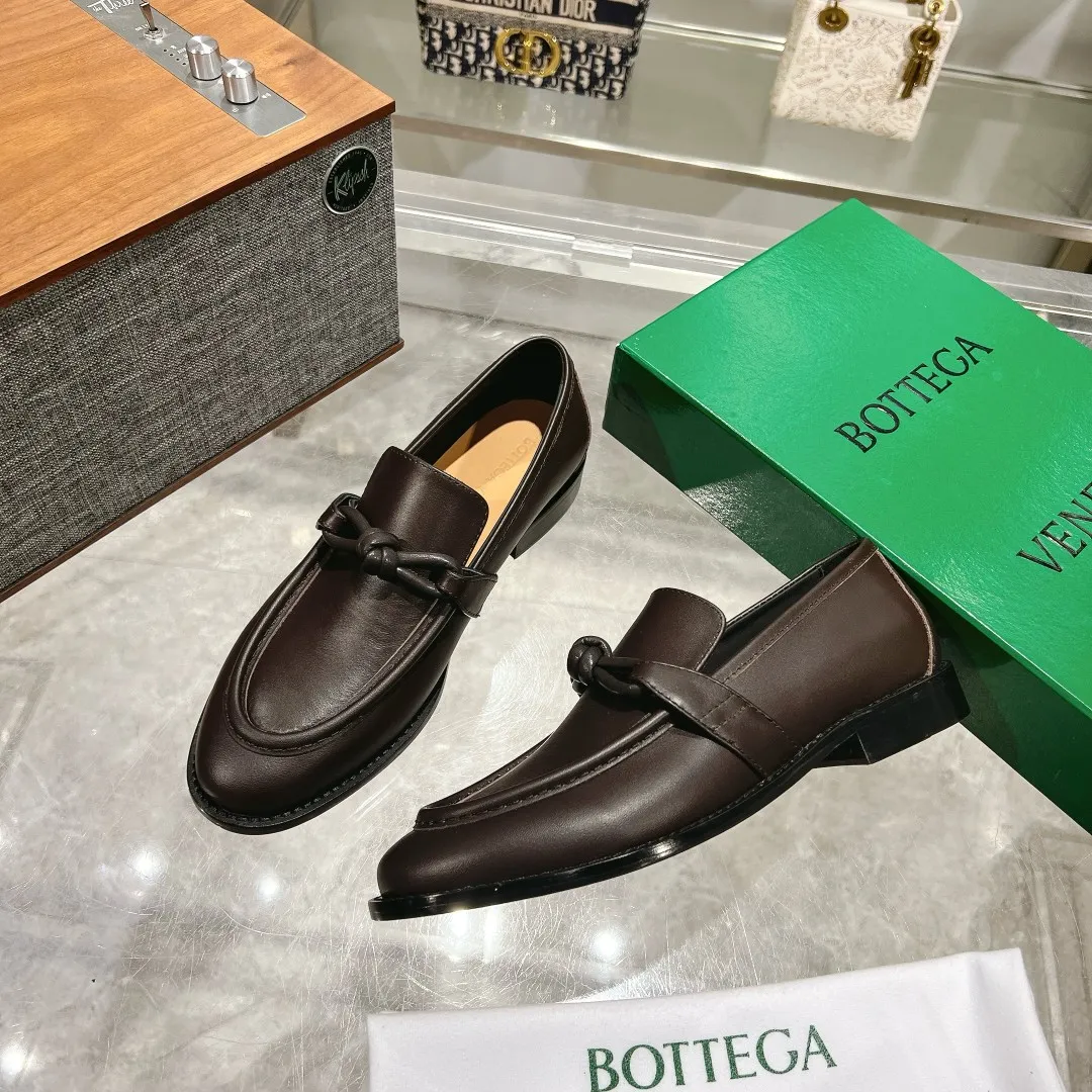 [BV] Top P: 840💰 Size: Female 35-39 (Female 40 custom-made) Male 39-44 (38.45 non-refundable) Bottega Veneta 2025 counter model! Small round toe loafers! Imported leather outsole! Imported grained cowhide! Solid color Niuli! !